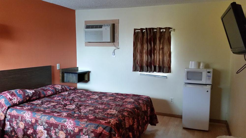 Mustang Motel Gillette Exterior photo